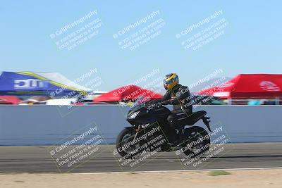 media/Nov-06-2023-Moto Forza (Mon) [[ce023d0744]]/4-Beginner Group/Session 4 (Finish Line Checker)/